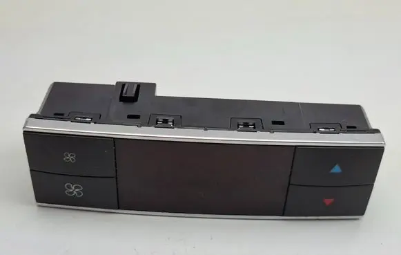 Mercedes-Benz E W212 Climate control unit 2048303290 42307A0030 W093900