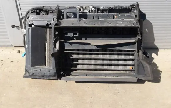 Opel Mokka B Radiator support slam panel 