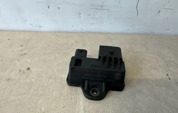 BMW 4 F32 F33 Glow plug pre-heat relay 8519472