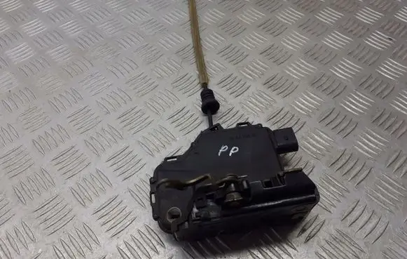 Seat Toledo II (1M) Front door lock