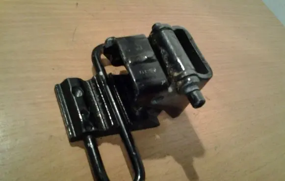 Audi A6 S6 C5 4B Rear door lower hinge 4B0833412E