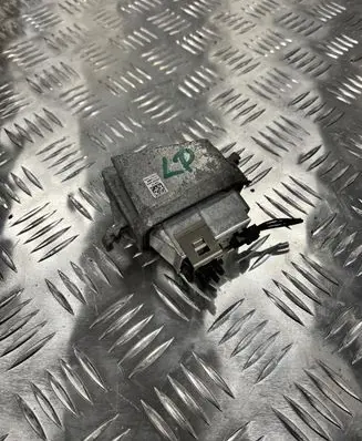 Audi A5 8T 8F Voltage converter/converter module HNHM0000