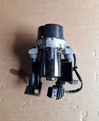 Mercedes-Benz EQA Vacuum pump A0004303500