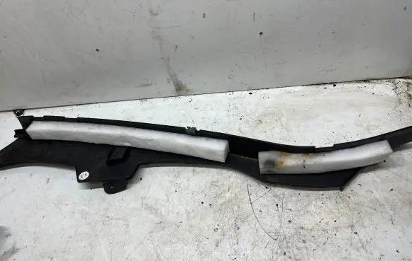 Mercedes-Benz C W204 Rear seat side bottom trim A2046905826