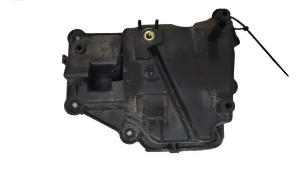 Volkswagen Golf VII Oil breather separator 04E103464K