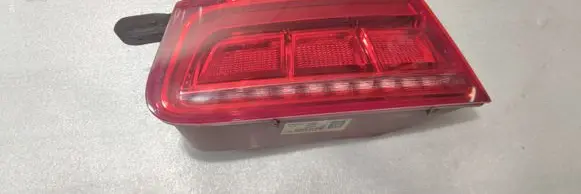Tailgate rear/tail lights