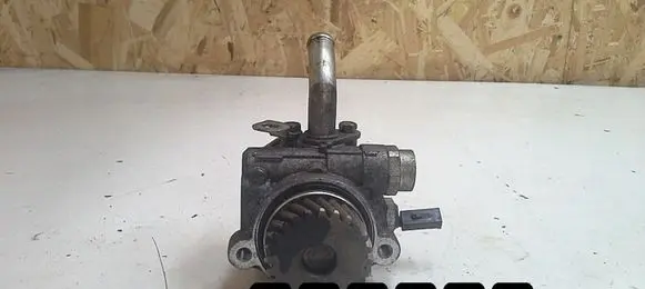 Mitsubishi Pajero Power steering pump
