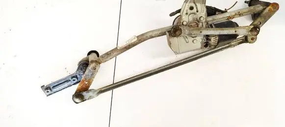 Volkswagen PASSAT B6 Front wiper linkage and motor 