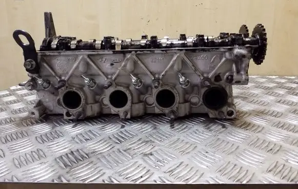 KIA Sportage Engine head 221112A260