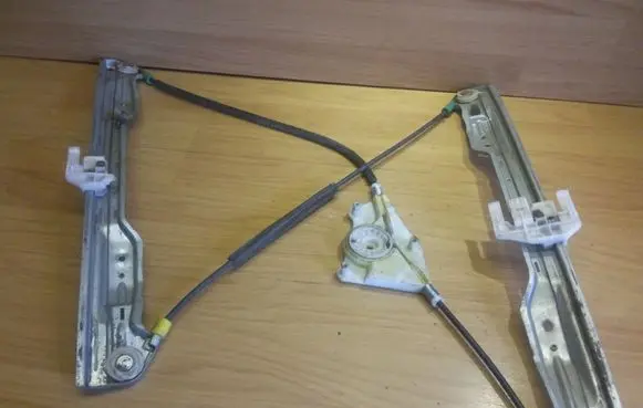 Citroen C5 Front window lifting mechanism without motor 9648486380
