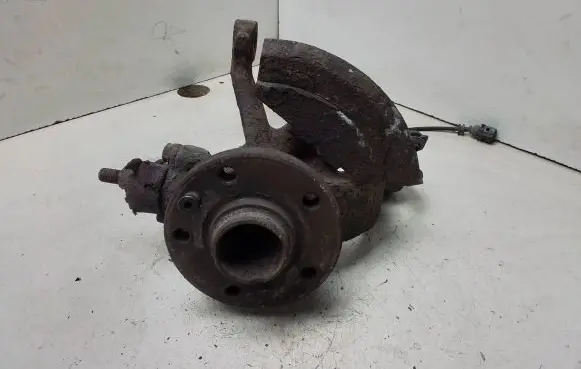 Front wheel hub