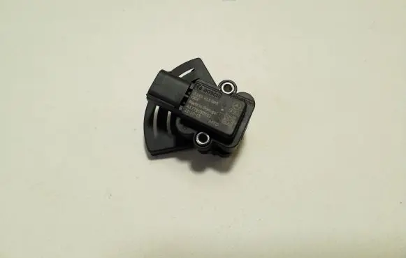 Mercedes-Benz EQB Brake pedal sensor switch 0265011089 A1779050502
