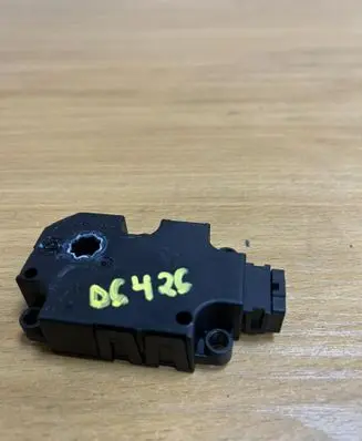 Mercedes-Benz GLC X253 C253 Intake manifold valve actuator/motor T1002128B D6426