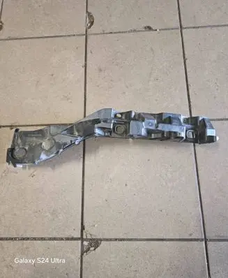 Renault Laguna III Headlight/headlamp mounting bracket 622239597