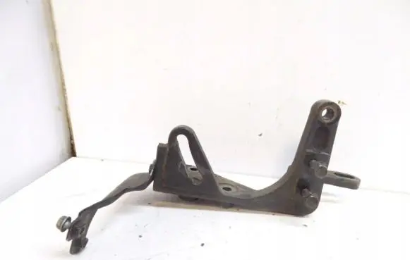 Hyundai Tucson JM Generator/alternator bracket 