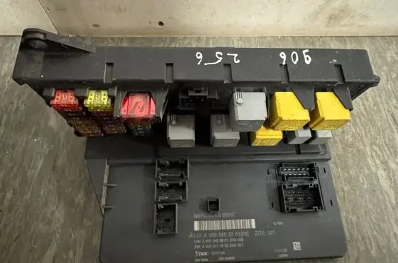 Mercedes-Benz Sprinter W906 Comfort/convenience module 9065450600 9065452101 9065450601