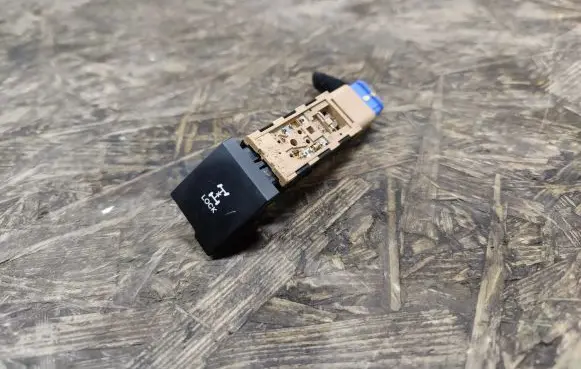 KIA Sorento Differential lock switch 202002962 621W05010