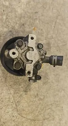 Opel Insignia A Power steering pump 55563329