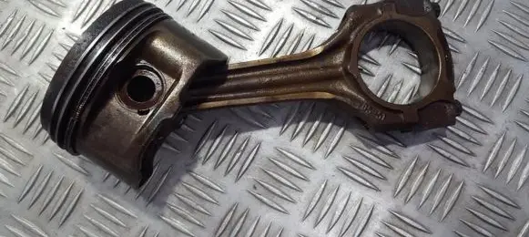 Mercedes-Benz E W124 Piston with connecting rod