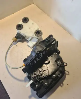 BMW X5 F15 Rear door soft close latching motor 7281956 7419842
