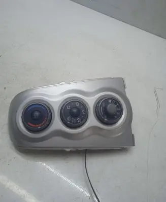 Toyota Yaris Climate control unit 554060D190