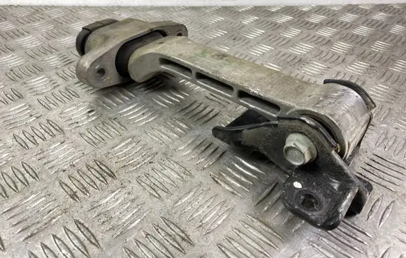 Hyundai Grand Santa Fe NC Engine mount bracket