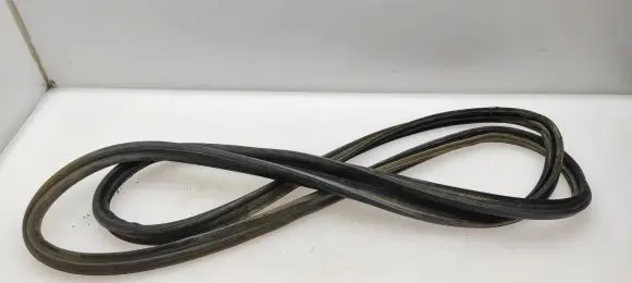 Toyota Corolla Verso AR10 Loading door rubber seal (on body) 