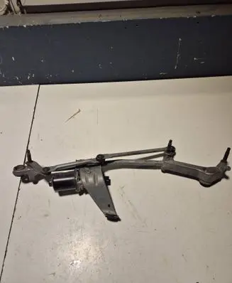Mercedes-Benz B W246 W242 Front wiper linkage and motor A2469065900 ZGS001012 375920260999