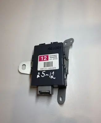 Toyota Land Cruiser (J120) Gateway control module 8911160020