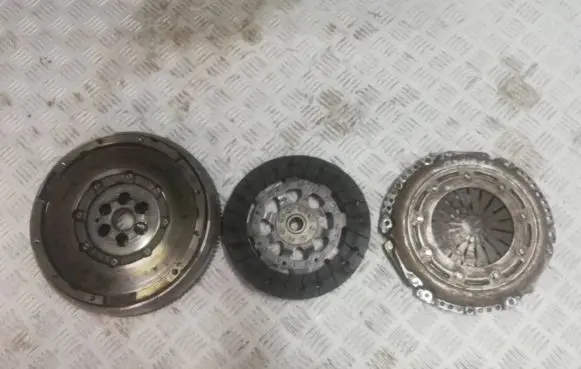 Citroen C3 Aircross Dual mass flywheel 3082001184