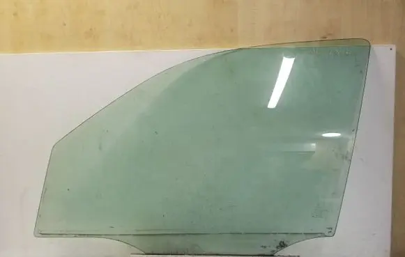 Mercedes-Benz ML W163 Front door window glass four-door A1637200118