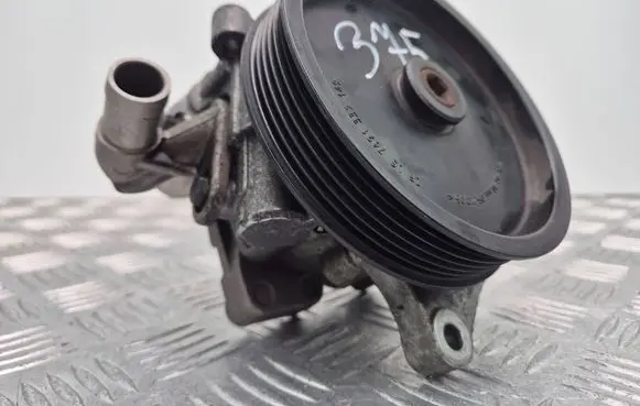 Mercedes-Benz E W212 Power steering pump A0064666801