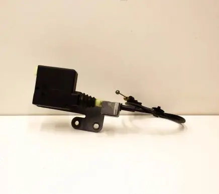 Jaguar XK8 - XKR Loading door check strap stopper GNC3535AA