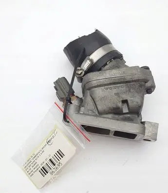 Volvo V70 Thermostat/thermostat housing 863695 30650022 274217