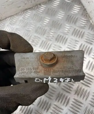 Opel Meriva A Battery bracket 09115187