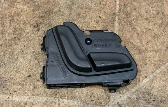 Mercedes-Benz C W204 Seat control switch A2048708910