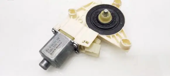 Mercedes-Benz C W204 Front door window regulator motor A2048200242