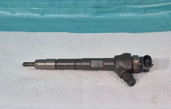 Volkswagen Golf VII Fuel injector 04L130277G 0445110477