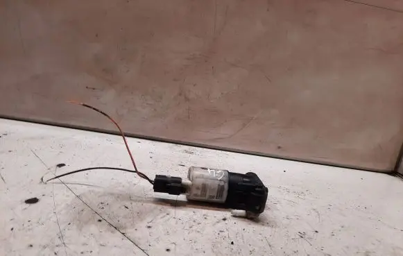 Citroen C4 I Windscreen/windshield washer pump 9641553880