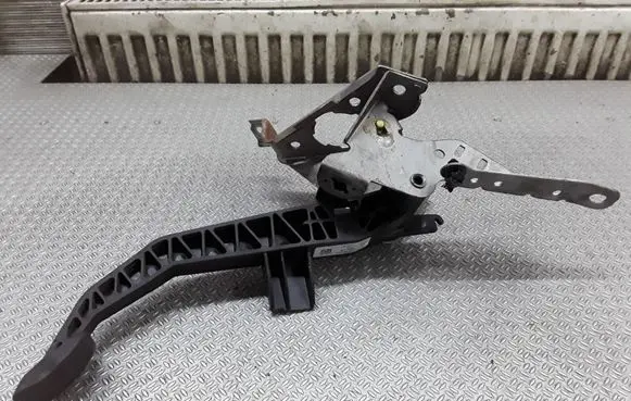 Clutch pedal