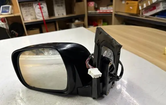 Lexus RX 330 - 350 - 400H Front door electric wing mirror 