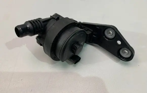 BMW X3 G01 Electric auxiliary coolant/water pump 8474821