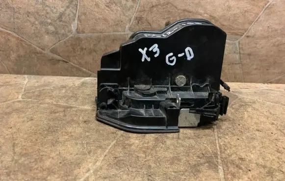 BMW X3 F25 Rear door lock 7318418