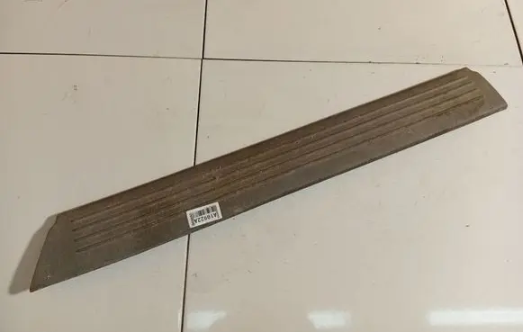 Chrysler Voyager Front sill trim cover 4706366