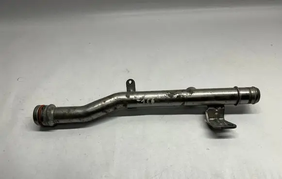 Ford Mustang VI Engine coolant pipe/hose FR3E8594C