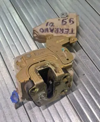 Nissan Terrano Rear door lock 8055301U61 89A520