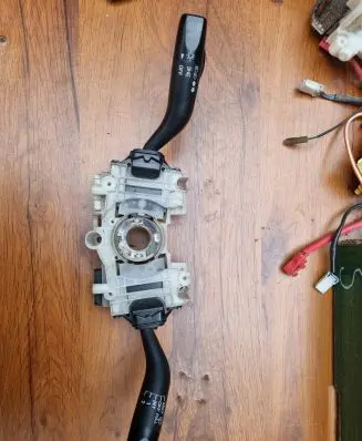 Mazda 323 Wiper turn signal indicator stalk/switch 17B369