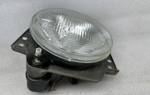 Volkswagen Golf II Headlight/headlamp 7R01071