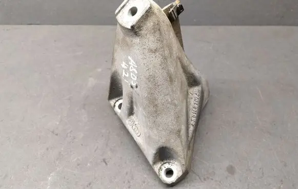 Audi A8 S8 D3 4E Engine mounting bracket 4E0199307AN