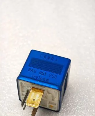Audi A4 S4 B6 8E 8H Other relay 8A0951253
